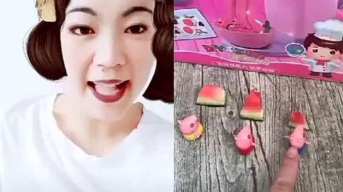 搞笑吃瓜视频自拍,笑料百出,欢乐无限!