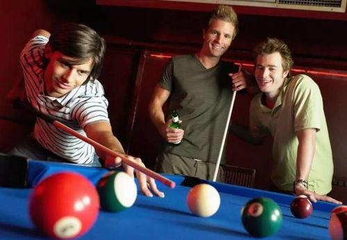 台球教练吃瓜视频,吃瓜视频引发网友热议