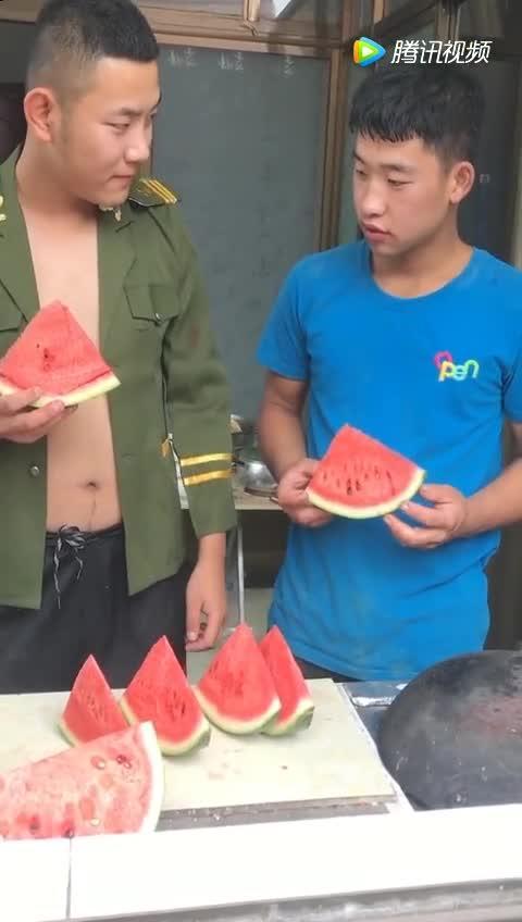 吃瓜套路搞笑视频大全,笑料横生！吃瓜套路搞笑视频大盘点