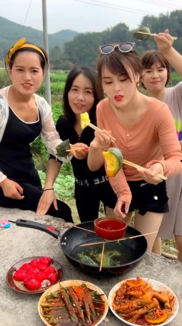 三大美女吃瓜视频,揭秘娱乐圈幕后风云