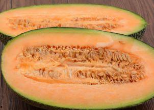 吃哈密瓜要用水泡吗视频,口感升级的秘密！